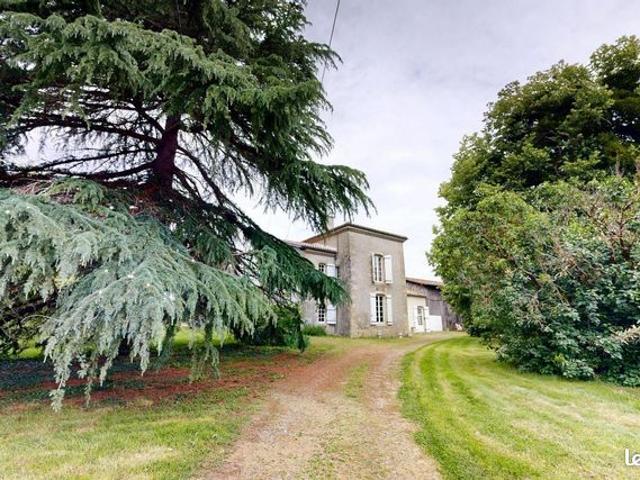 Propriété 9 pièces 216 m²