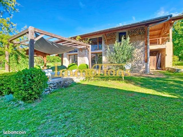 Propriété 9 pièces 217 m²