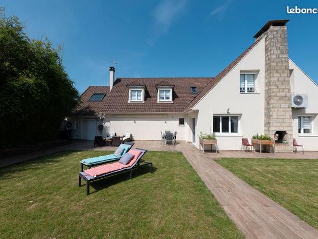 Propriété 9 pièces 217 m²