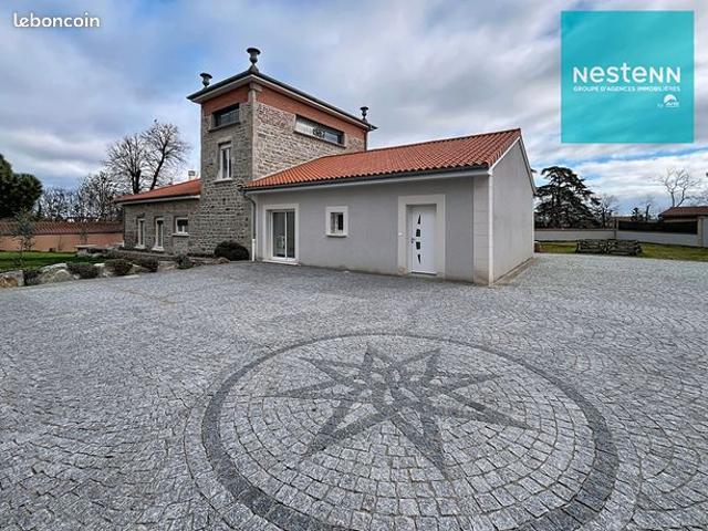 Propriété 9 pièces 217 m²