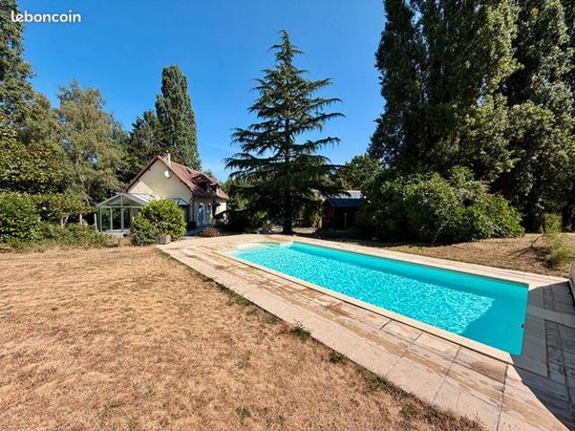 Propriété 9 pièces 217 m²