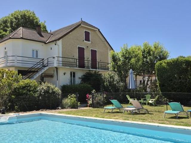 Propriété 9 pièces 218 m²
