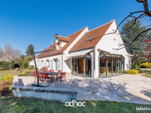 Propriété 9 pièces 218 m²