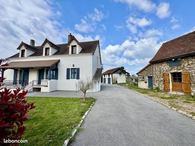 Propriété 9 pièces 218 m²