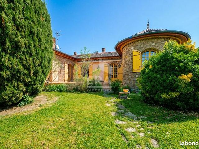 Propriété 9 pièces 210 m²
