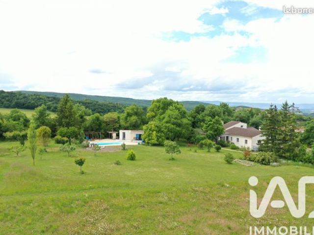 Propriété 9 pièces 211 m²