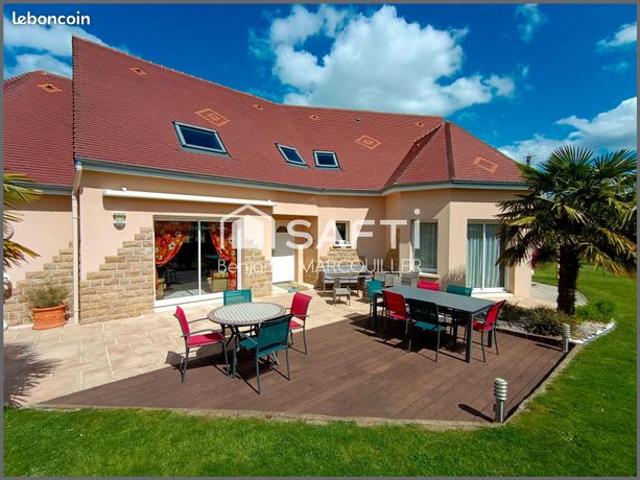 Propriété 9 pièces 211 m²