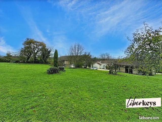Propriété 9 pièces 212 m²