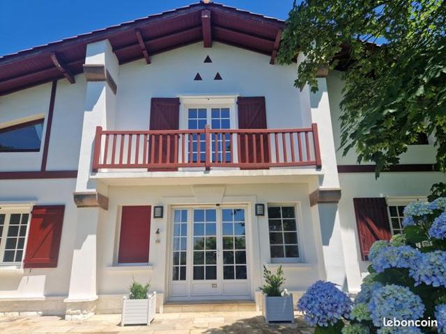 Propriété 9 pièces 213 m²