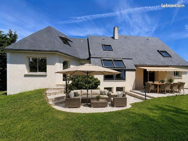 Propriété 9 pièces 213 m²