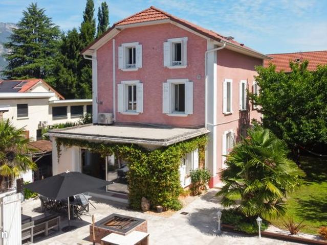 Propriété 9 pièces 224 m²