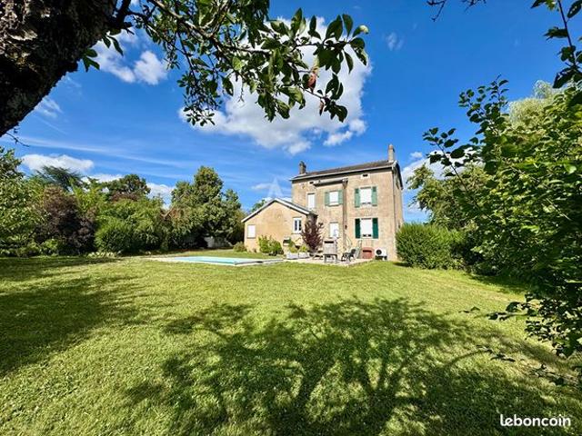 Propriété 9 pièces 224 m²