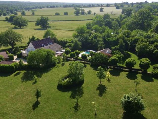 Propriété 9 pièces 225 m²
