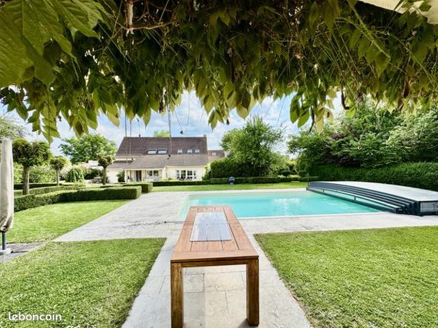 Propriété 9 pièces 225 m²