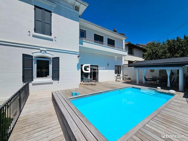Propriété 9 pièces 225 m²