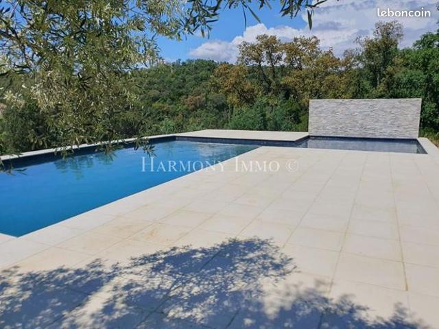 Propriété 9 pièces 226 m²
