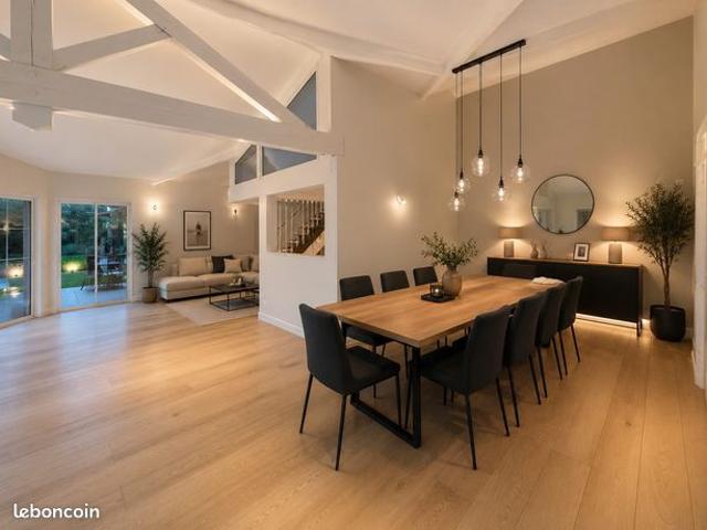 Propriété 9 pièces 226 m²