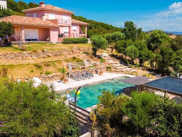 Propriété 9 pièces 226 m²