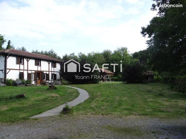 Propriété 9 pièces 227 m²