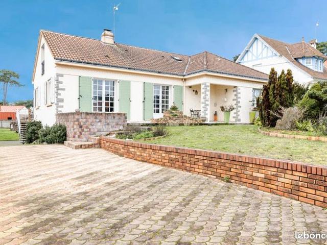 Propriété 9 pièces 227 m²