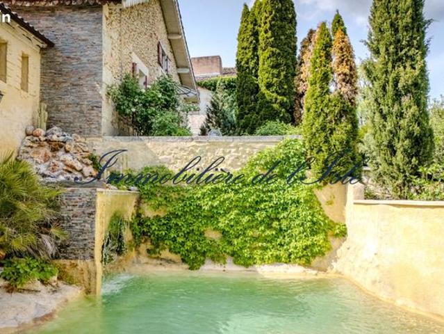 Propriété 9 pièces 220 m²