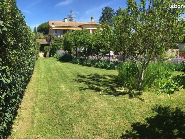 Propriété 9 pièces 220 m²
