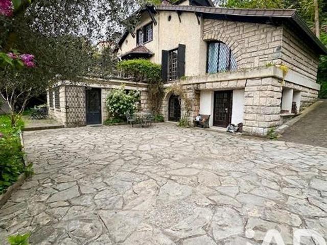 Propriété 9 pièces 220 m²