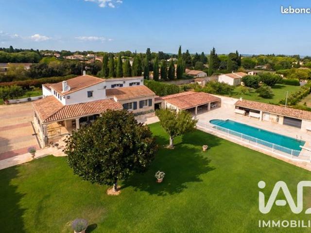 Propriété 9 pièces 220 m²