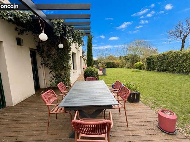 Maison 9 pièces 221 m²