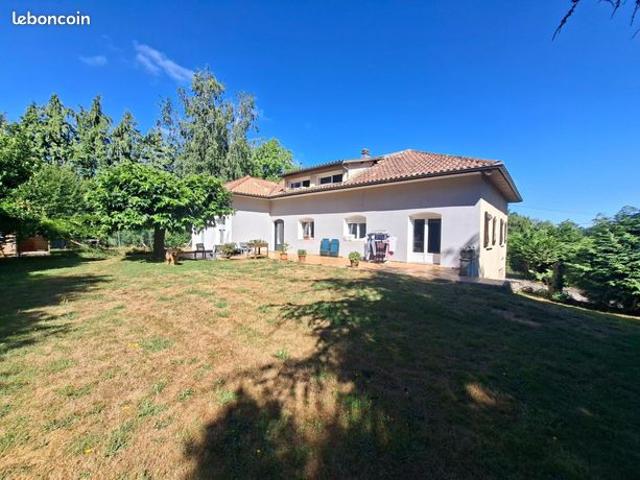 Propriété 9 pièces 223 m²