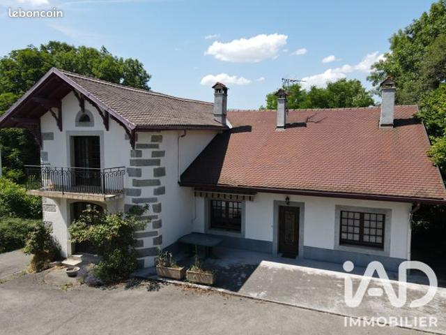 Propriété 9 pièces 223 m²