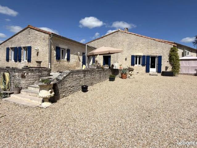 Propriété 9 pièces 234 m²