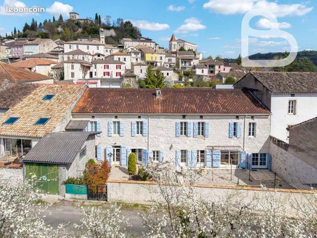 Propriété 9 pièces 277 m²