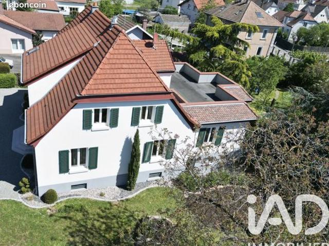 Propriété 9 pièces 235 m²