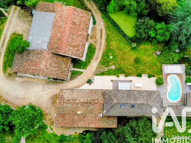 Propriété 9 pièces 235 m²