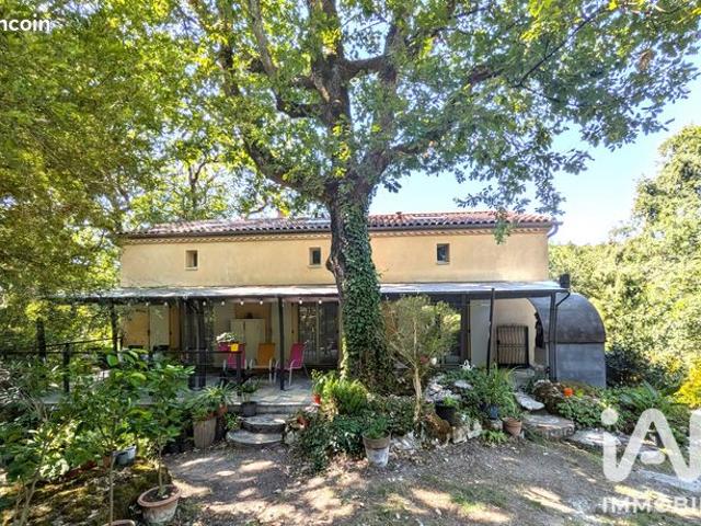 Propriété 9 pièces 235 m²
