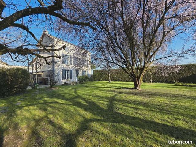 Propriété 9 pièces 235 m²