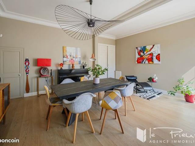 Propriété 9 pièces 235 m²
