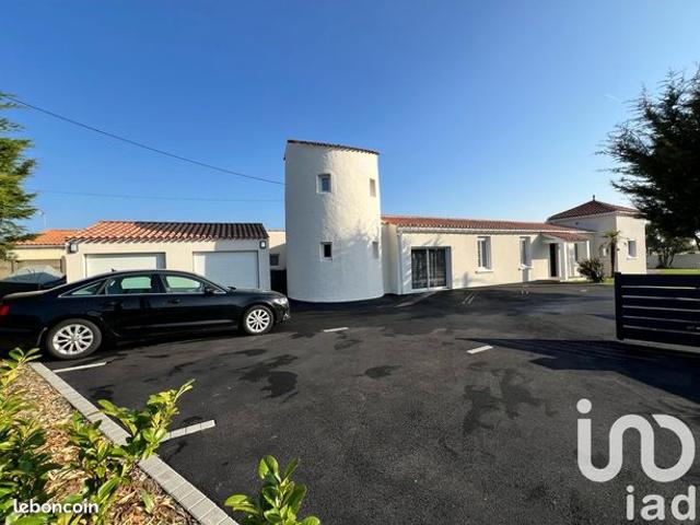 Propriété 9 pièces 236 m²
