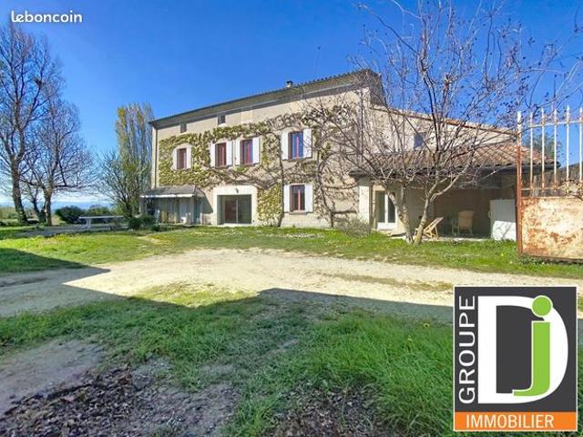 Propriété 9 pièces 237 m²