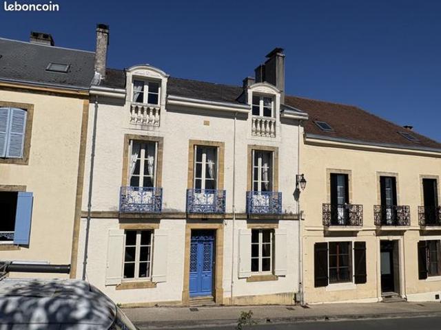Propriété 9 pièces 237 m²