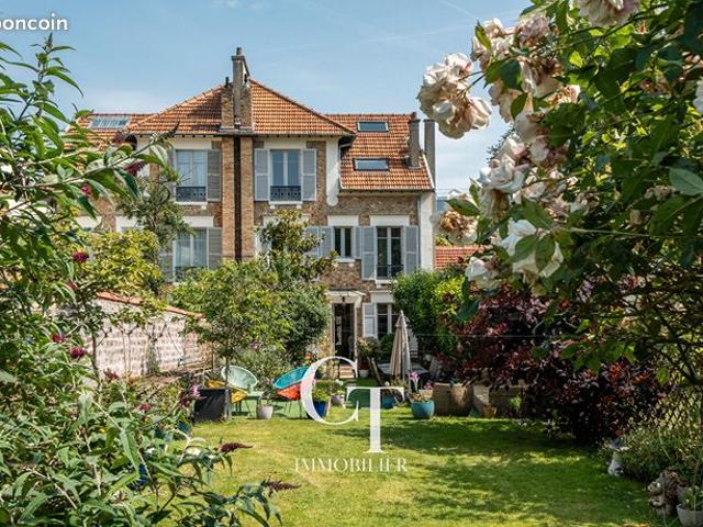 Propriété 9 pièces 237 m²