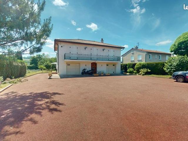 Propriété 9 pièces 238 m²
