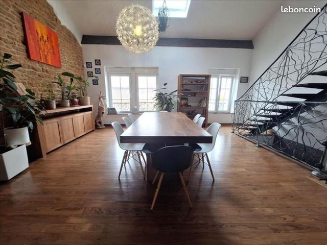 Propriété 9 pièces 239 m²