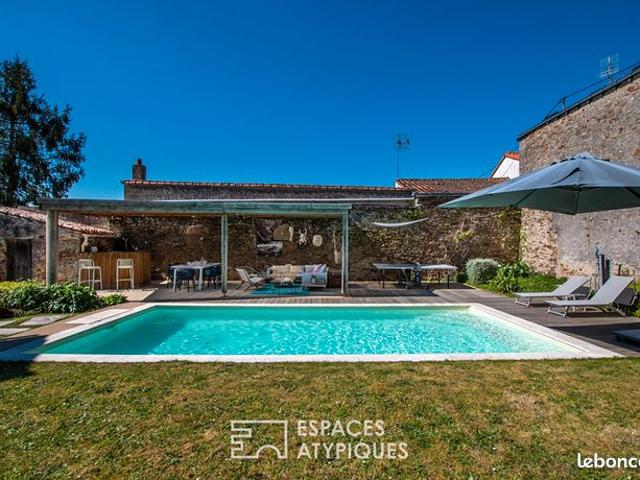 Propriété 9 pièces 239 m²