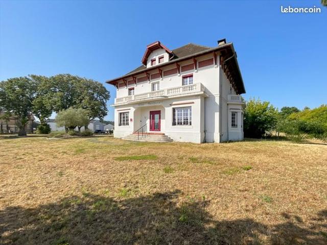 Propriété 9 pièces 230 m²