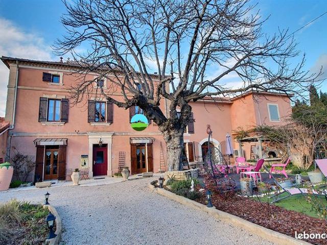 Propriété 9 pièces 230 m²