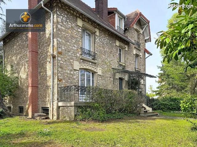 Propriété 9 pièces 230 m²