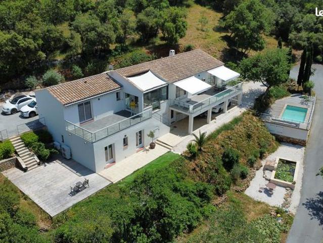 Propriété 9 pièces 231 m²