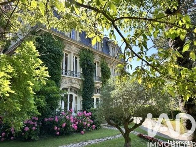 Propriété 9 pièces 232 m²